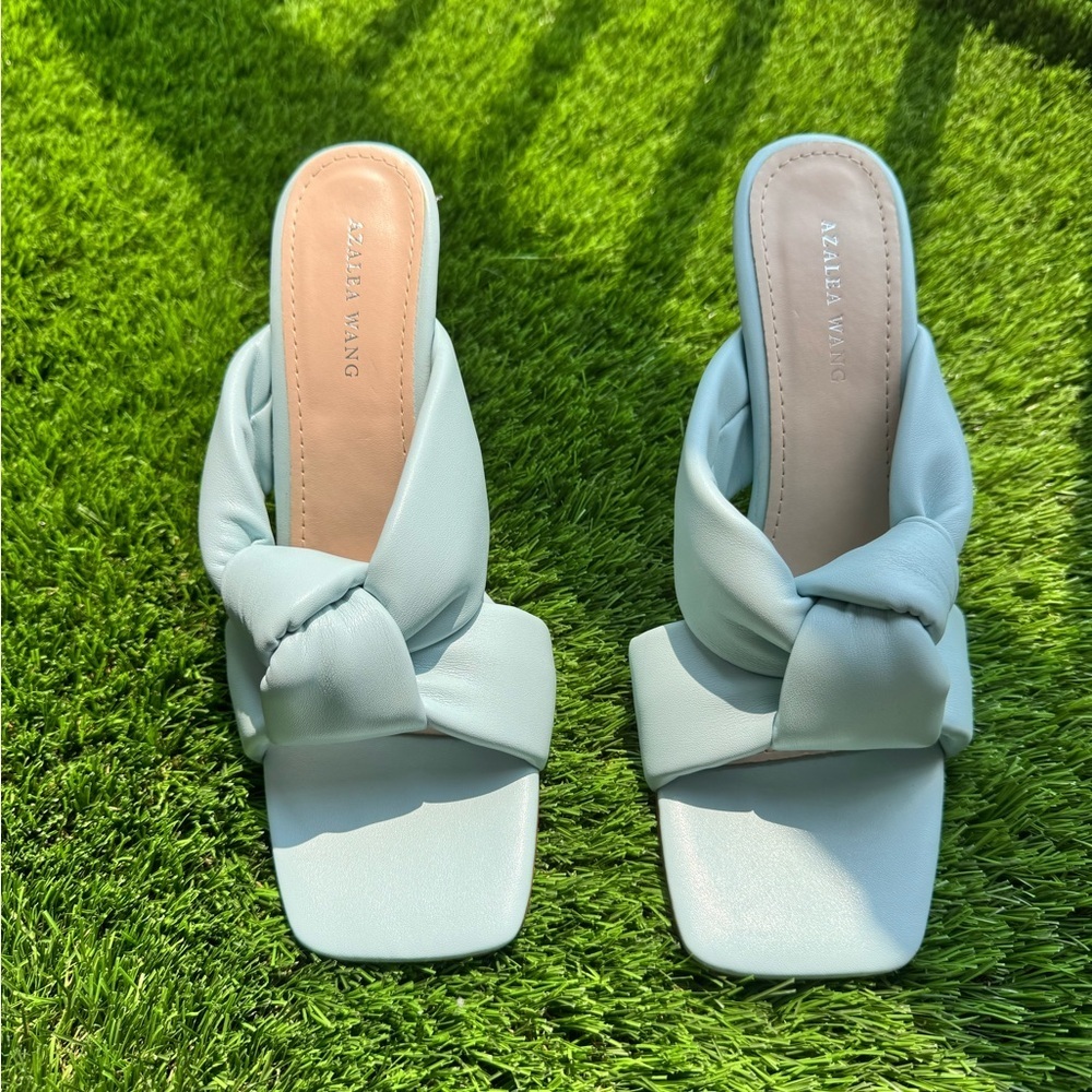 NWOT AZALEA WANG SWEET LIKE SUNDAY CHUNKY
SANDAL IN BLUE - Picture 3 of 11